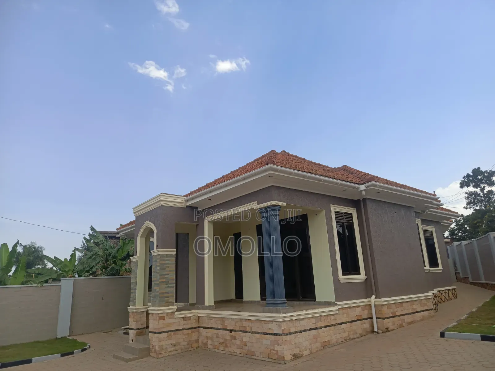 Furnished 5bdrm House in Central Division for sale