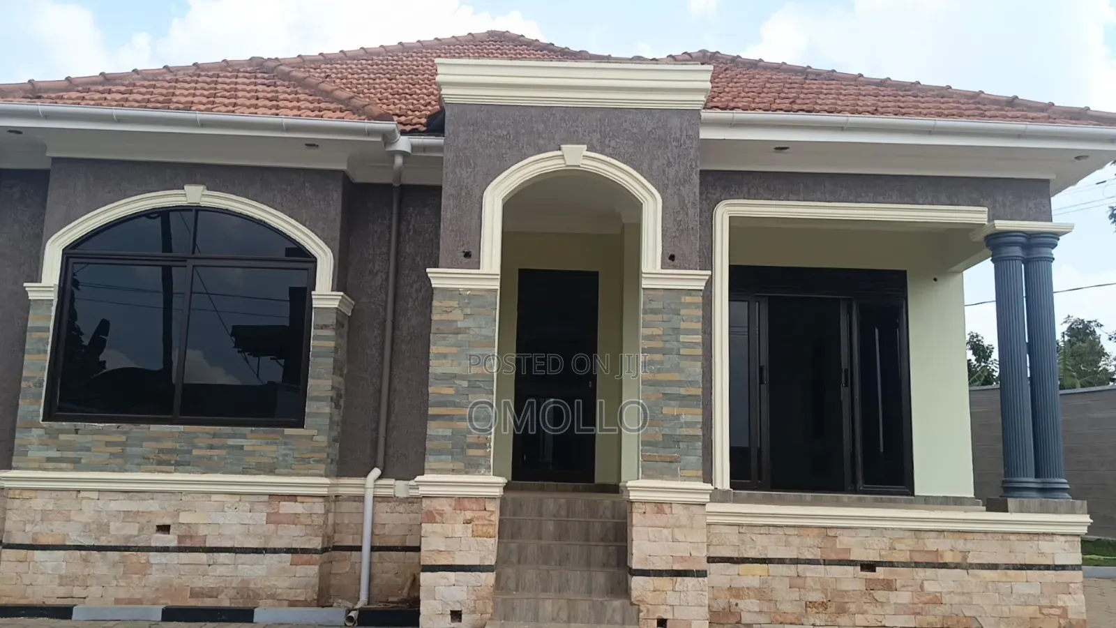 Furnished 5bdrm House in Central Division for sale