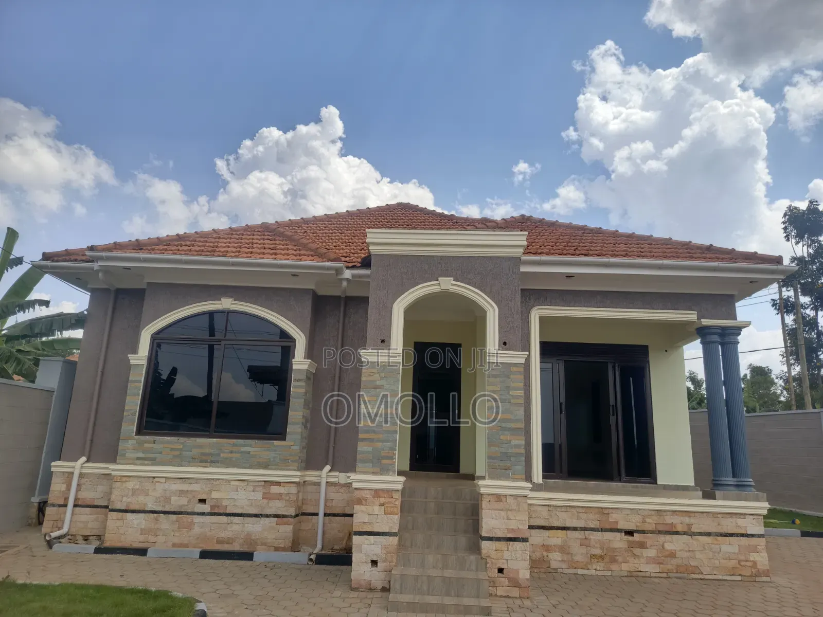 Furnished 5bdrm House in Central Division for sale
