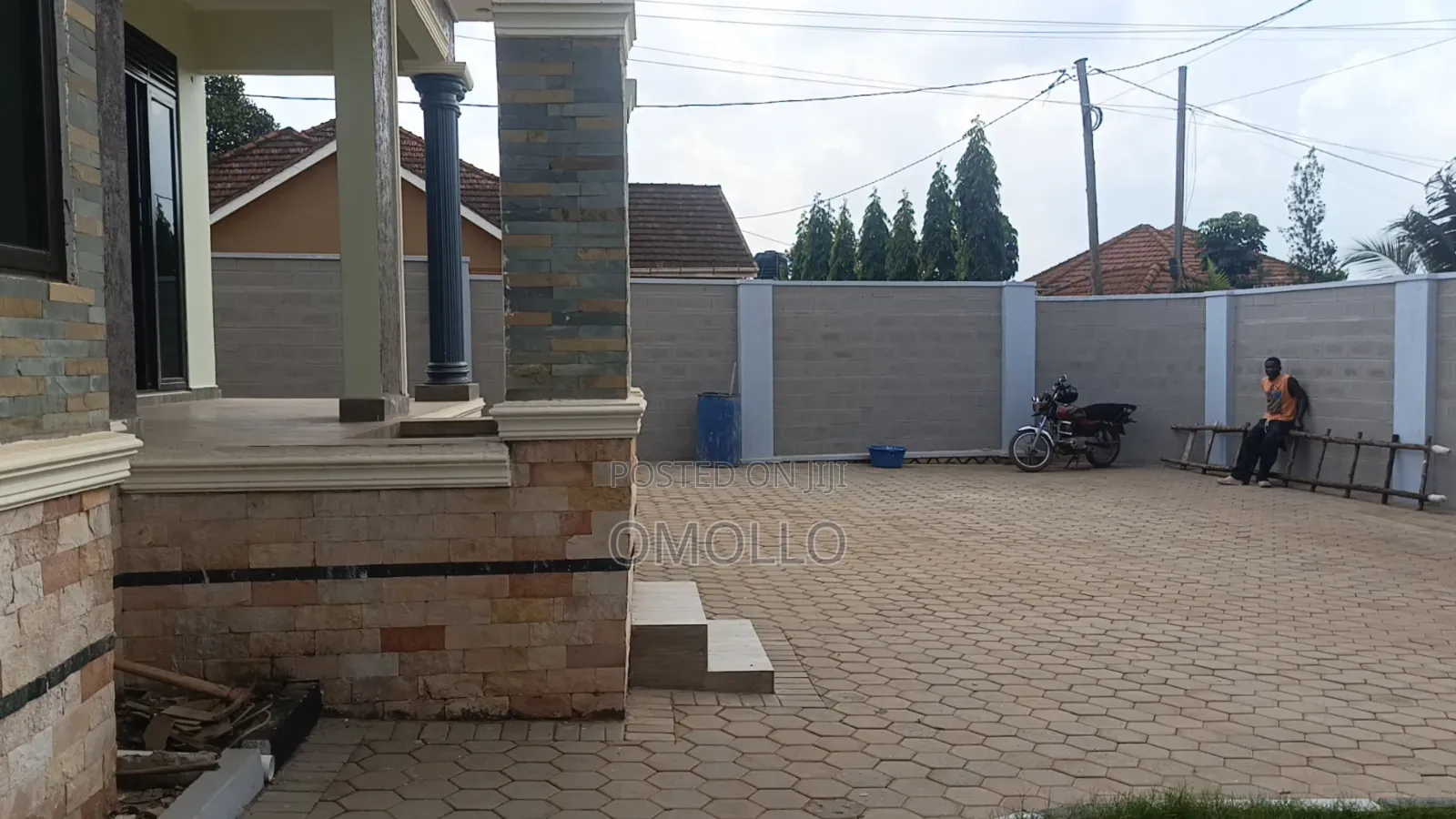 Furnished 5bdrm House in Central Division for sale