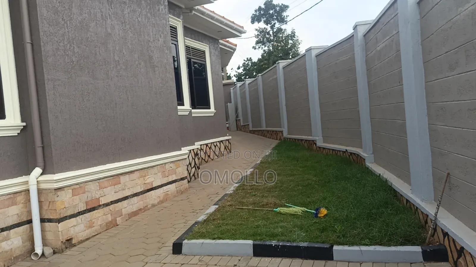 Furnished 5bdrm House in Central Division for sale