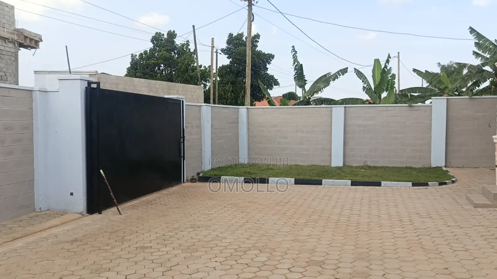 Furnished 5bdrm House in Central Division for sale