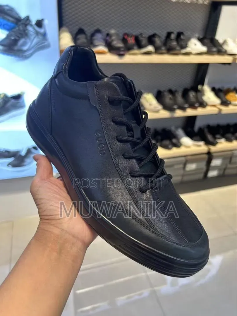 Men's Premium Leather Causal Race-Up Sneaker-Black