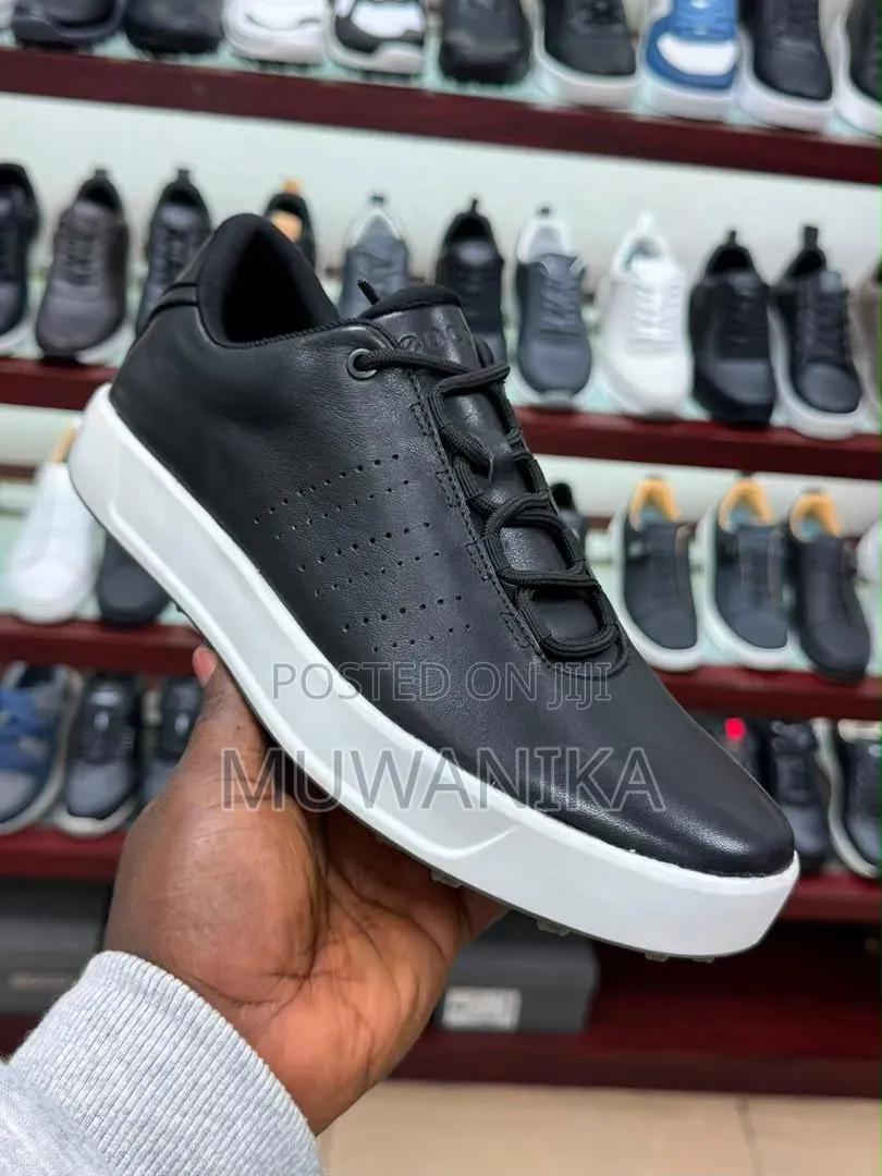 Men's Premium Leather Causal Race-Up Sneaker-Black