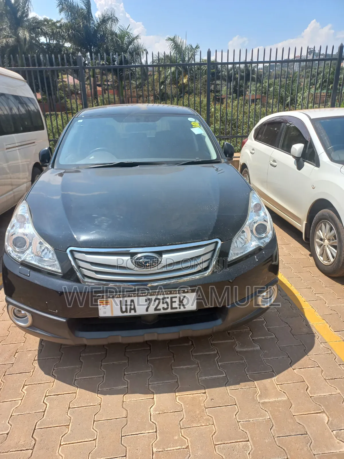 Subaru Outback 2.5i Limited 2011 Black
