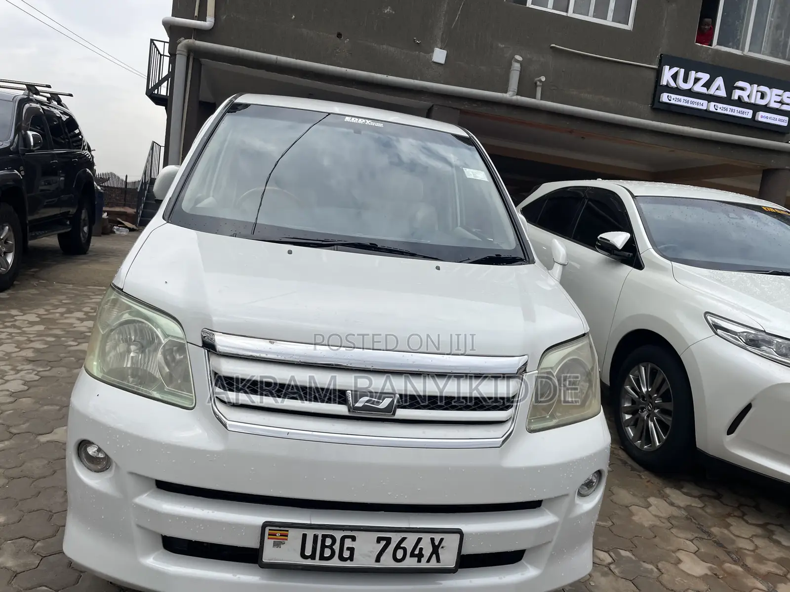 Toyota Noah 2004 White