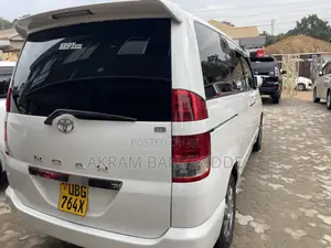 Toyota Noah 2004 White