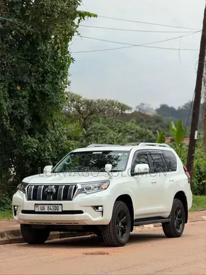 Toyota Land Cruiser Prado 2018 White