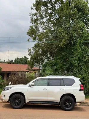 Toyota Land Cruiser Prado 2018 White