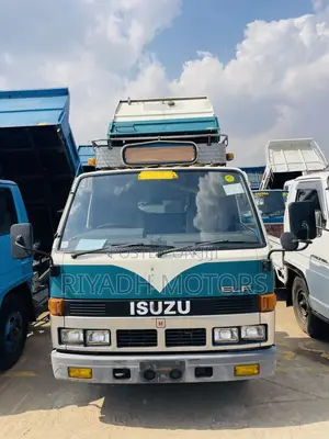 Isuzu Tipper 4lights