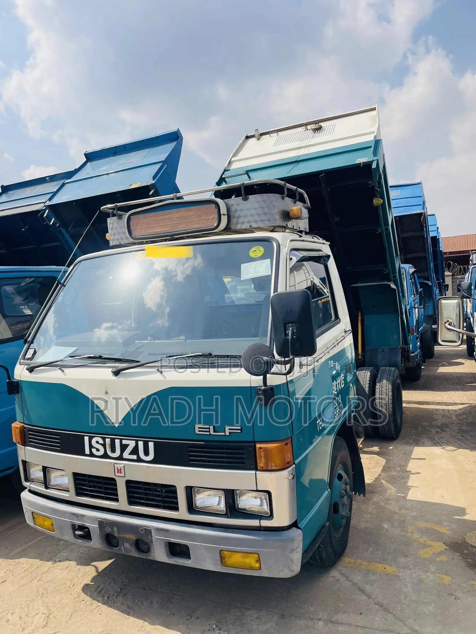 Isuzu Tipper 4lights