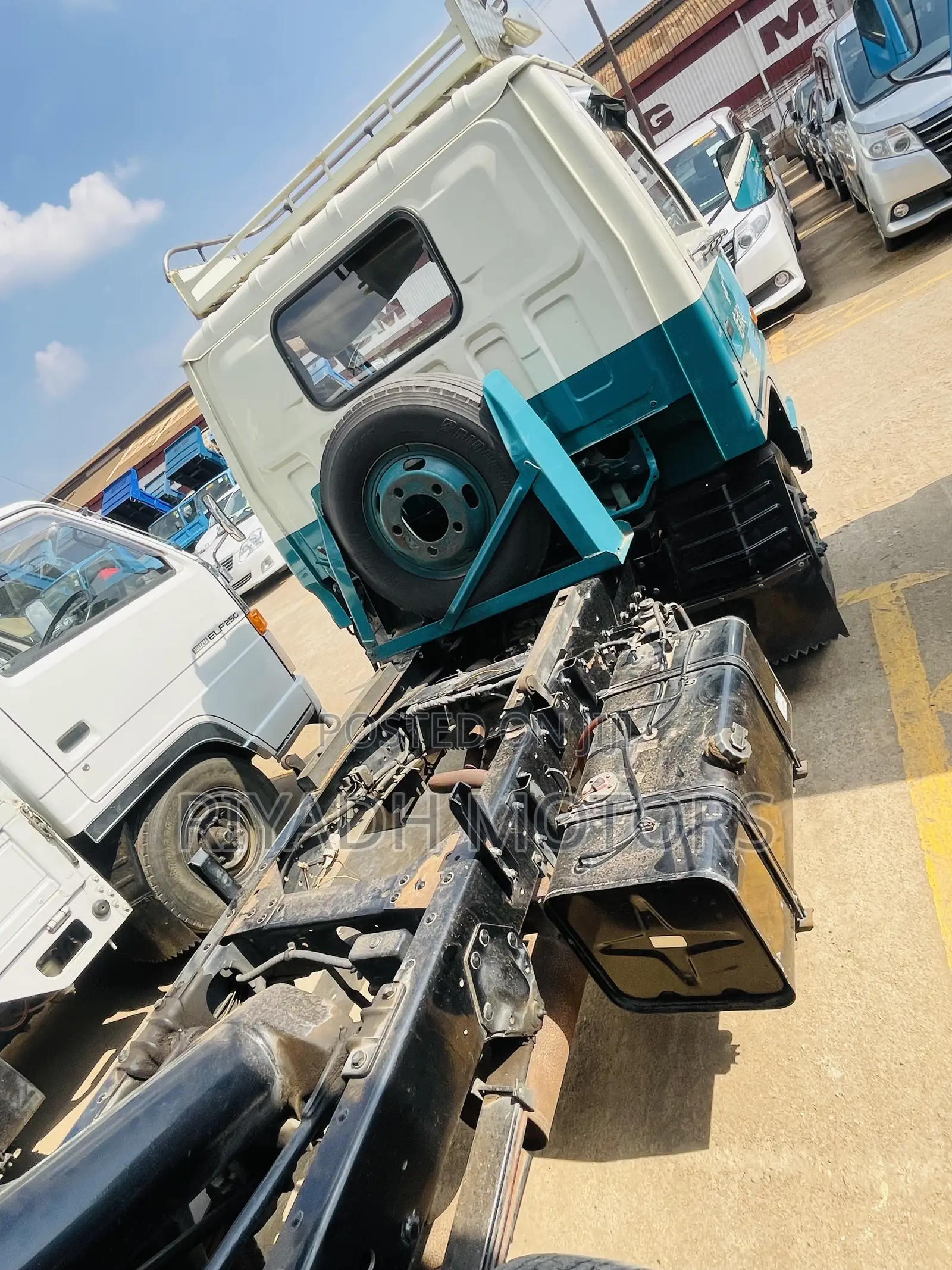 Isuzu Tipper 4lights