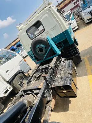 Isuzu Tipper 4lights