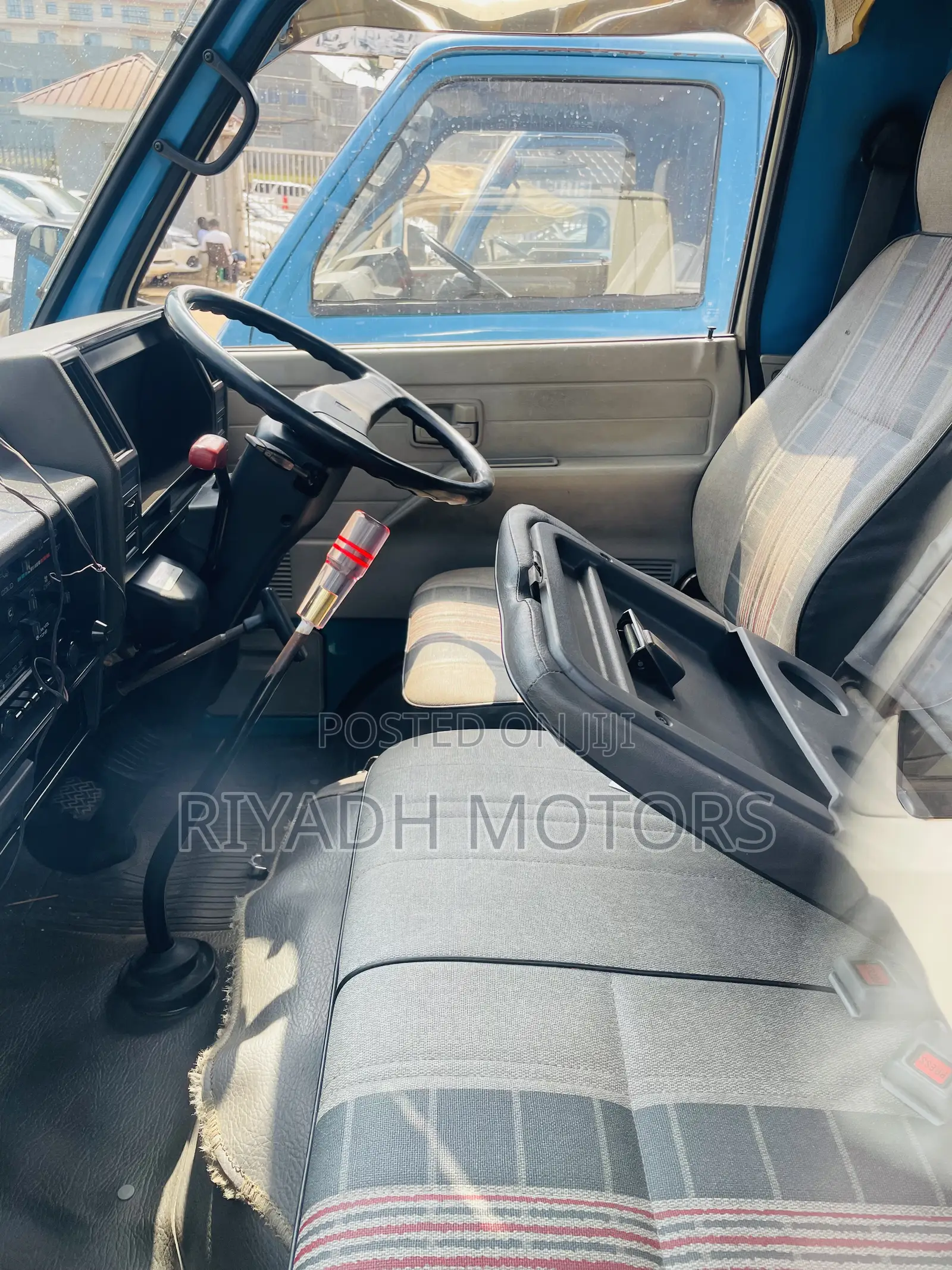 Isuzu Tipper 4lights
