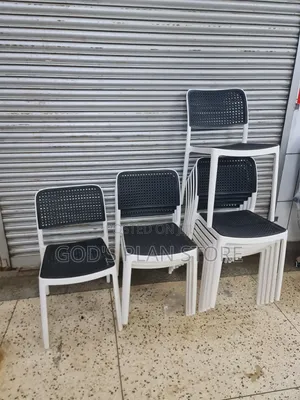 Bold and Trendy Plastic Chairs Plastic Chairs
