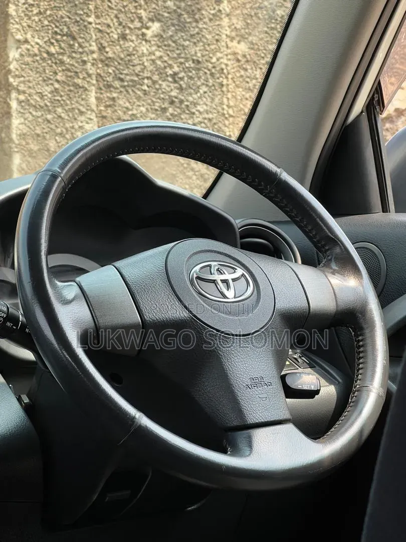 Toyota RAV4 2010 White
