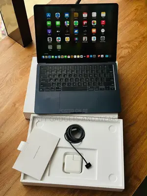 New Laptop Apple MacBook Air 16GB Apple M5 Pro SSHD (Hybrid) 512GB