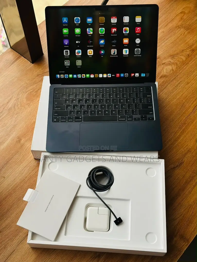 New Laptop Apple MacBook Air 16GB Apple M5 Pro SSHD (Hybrid) 512GB