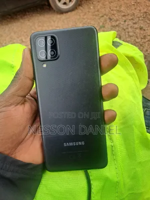 Samsung Galaxy A12 64 GB Black