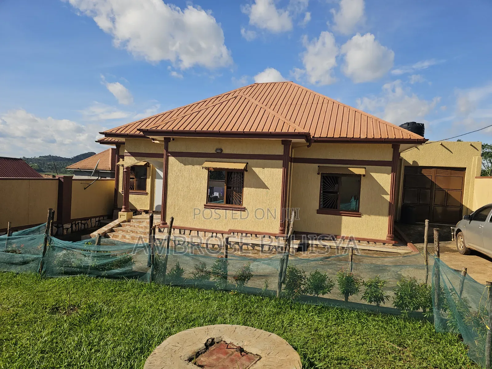 3bdrm Bungalow in Jomayi Estate, Bulenga for sale