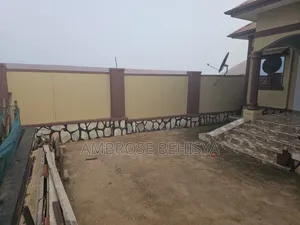 3bdrm Bungalow in Jomayi Estate, Bulenga for sale