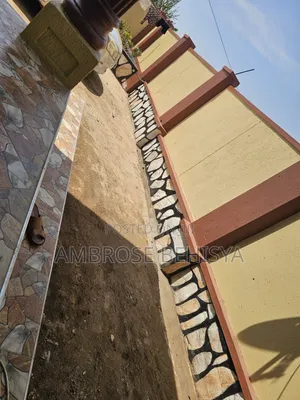 3bdrm Bungalow in Jomayi Estate, Bulenga for sale