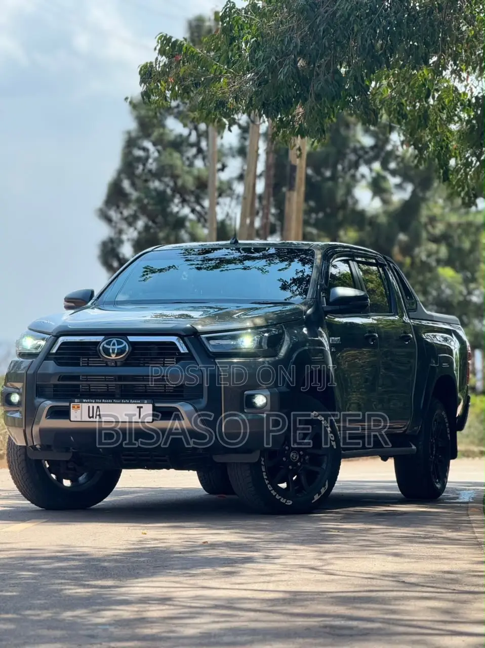 Toyota Hilux 2023 Gray