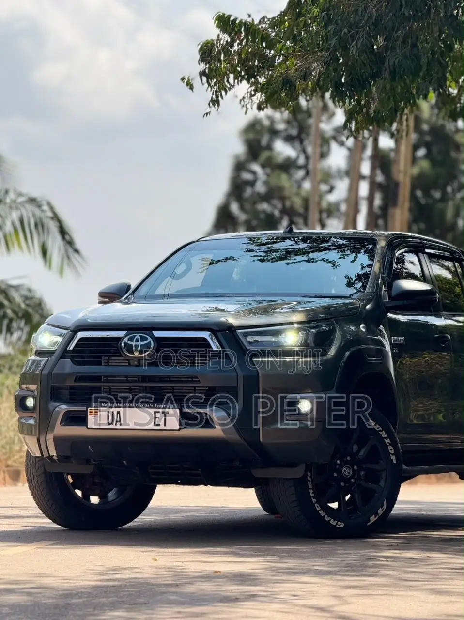 Toyota Hilux 2023 Gray