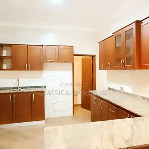 3bdrm Bungalow in Muyenga, Central Division for rent
