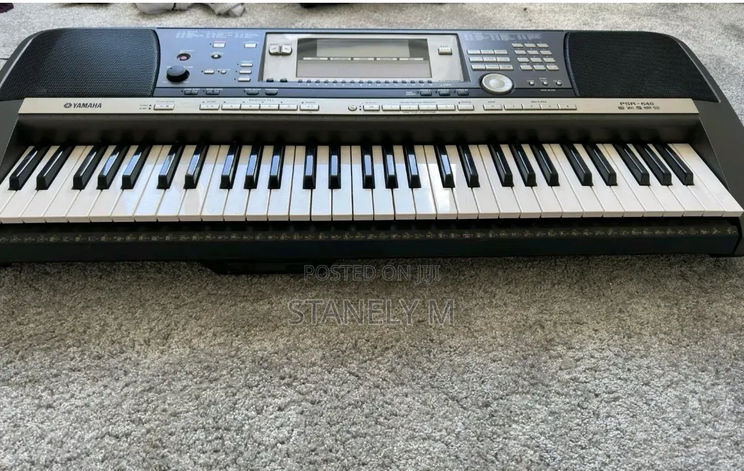 Yamaha PSR 640 Keyboard Piano
