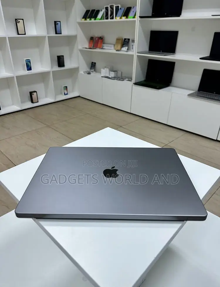 Laptop Apple MacBook Pro 32GB Apple M1 Max SSD 1T