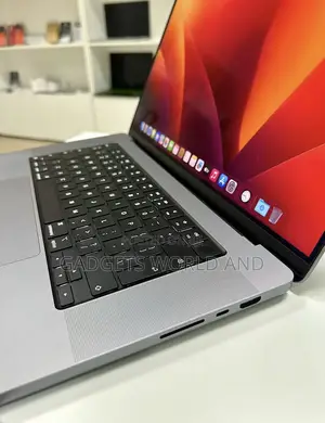Laptop Apple MacBook Pro 32GB Apple M1 Max SSD 1T