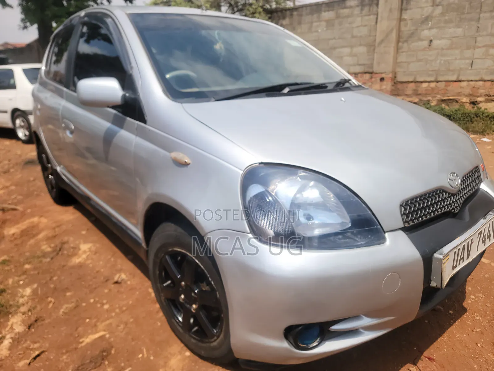 Toyota Vitz 2003 Silver