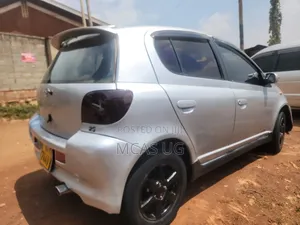 Toyota Vitz 2003 Silver