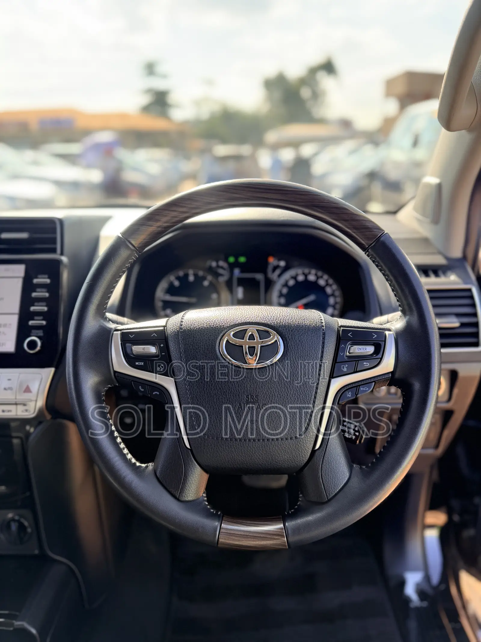 Toyota Noah 2.0 AWD (7 Seater) 2018 White
