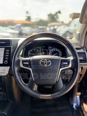 Toyota Noah 2.0 AWD (7 Seater) 2018 White
