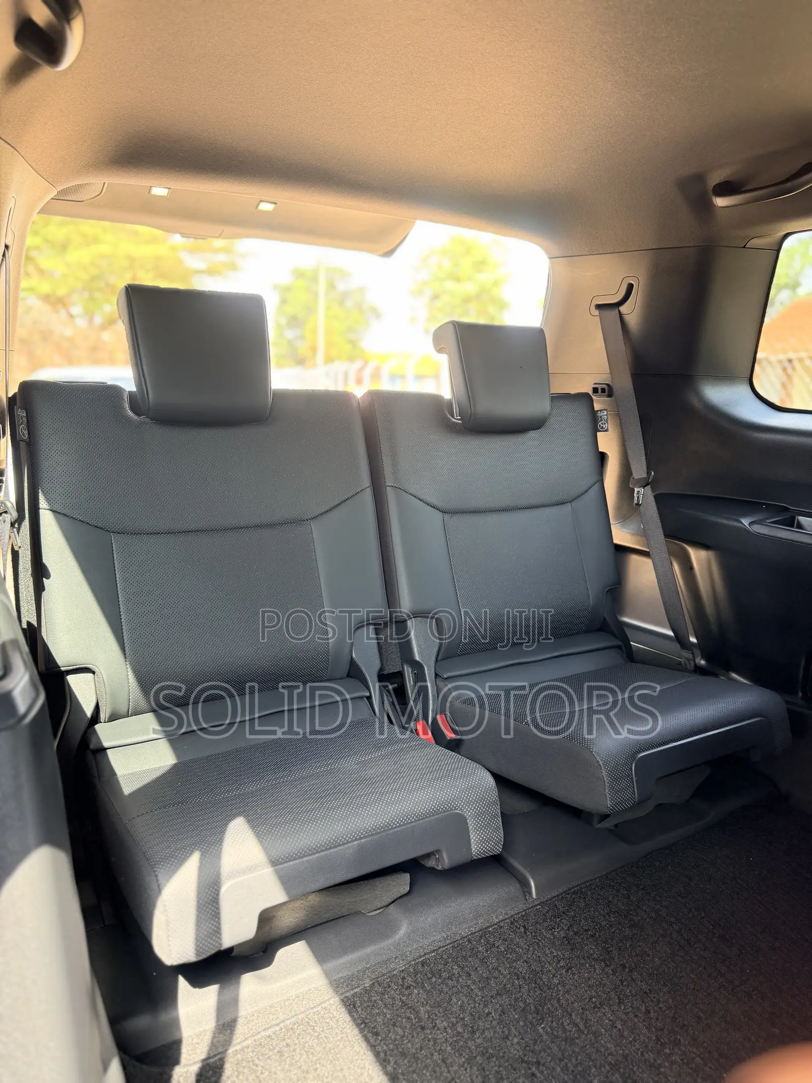 Toyota Noah 2.0 AWD (7 Seater) 2018 White