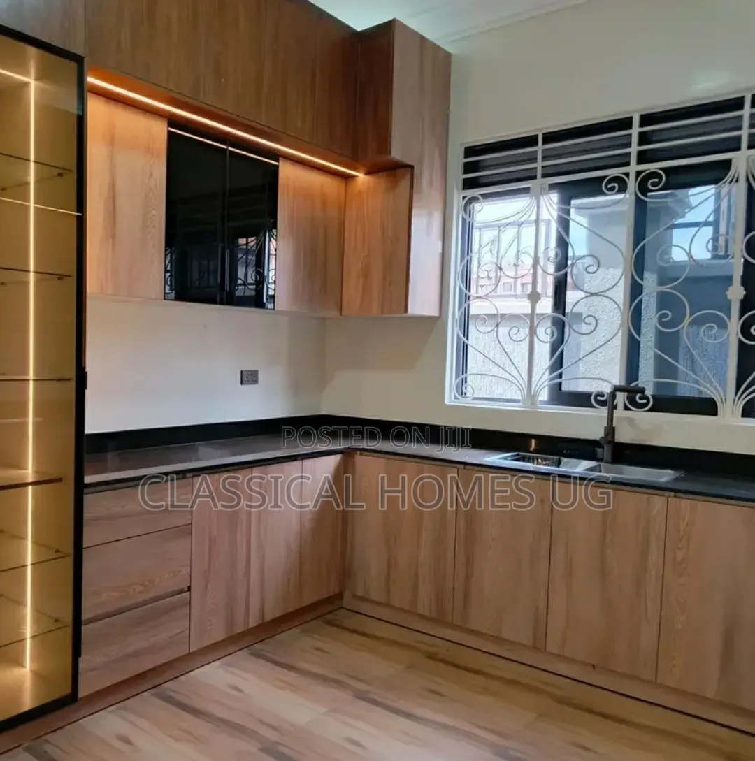 4bdrm Bungalow in Akright Bwebajja, Central Division for rent