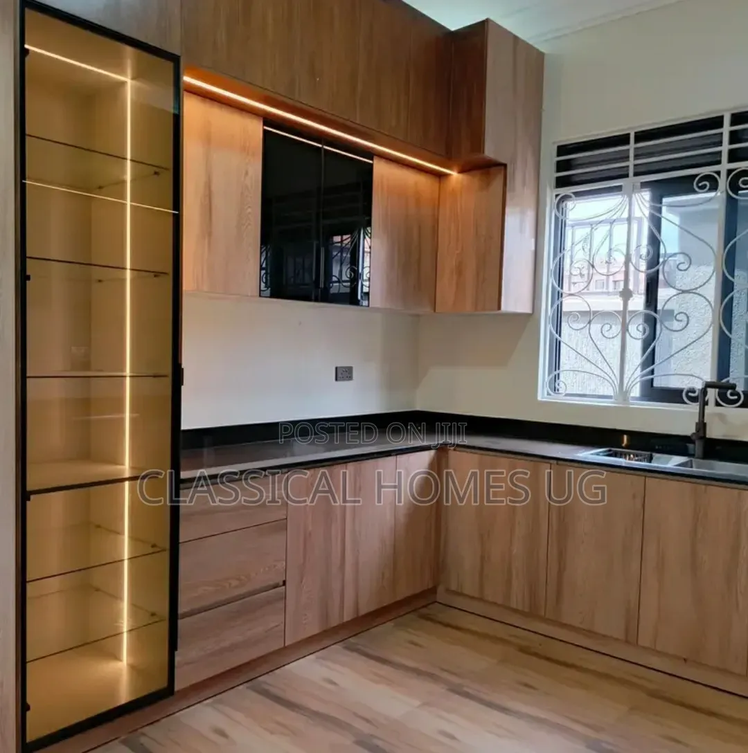 4bdrm Bungalow in Akright Bwebajja, Central Division for rent