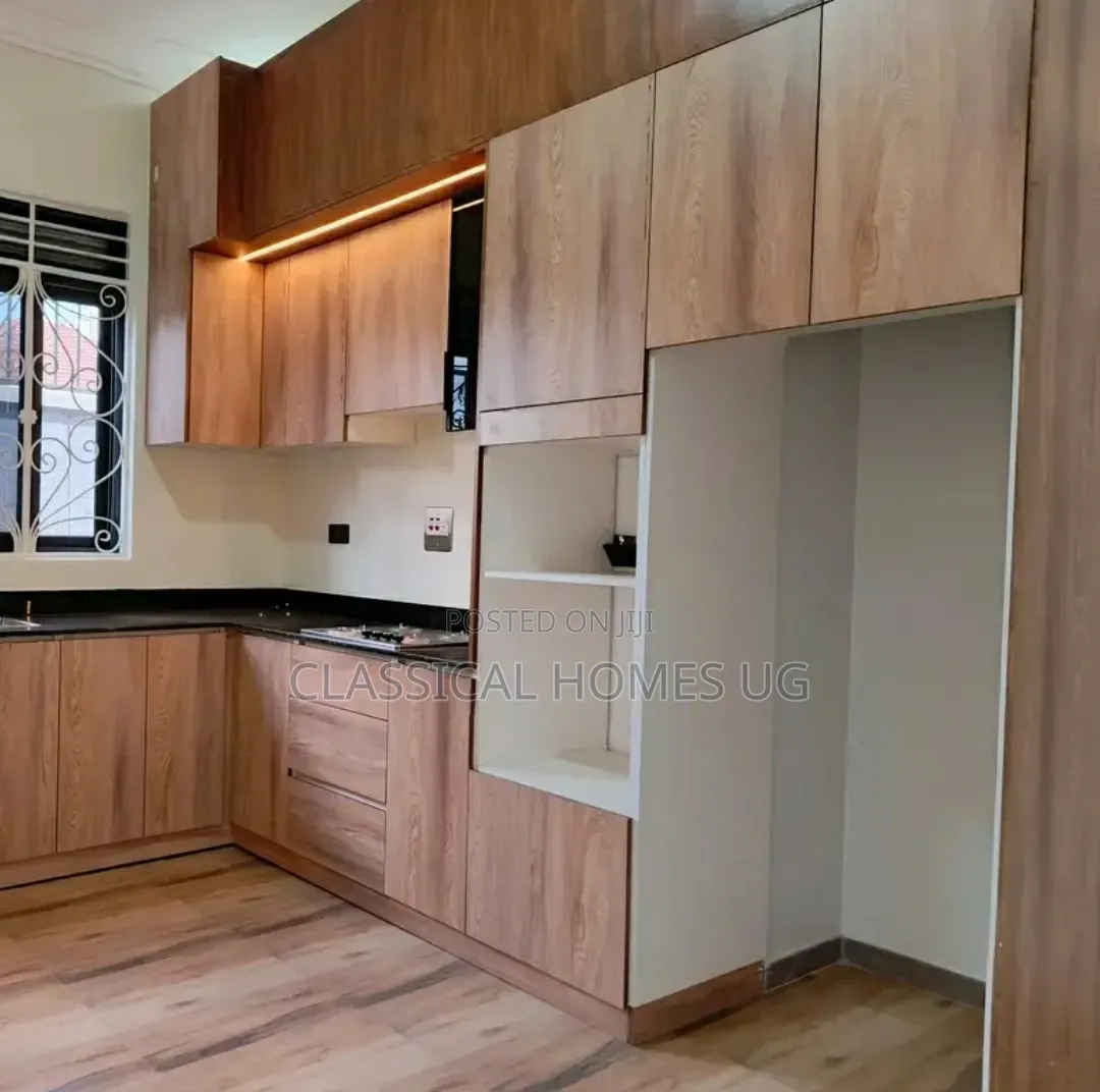 4bdrm Bungalow in Akright Bwebajja, Central Division for rent