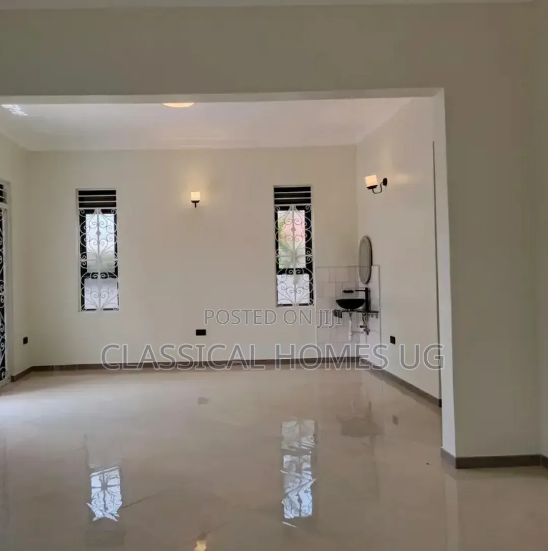 4bdrm Bungalow in Akright Bwebajja, Central Division for rent