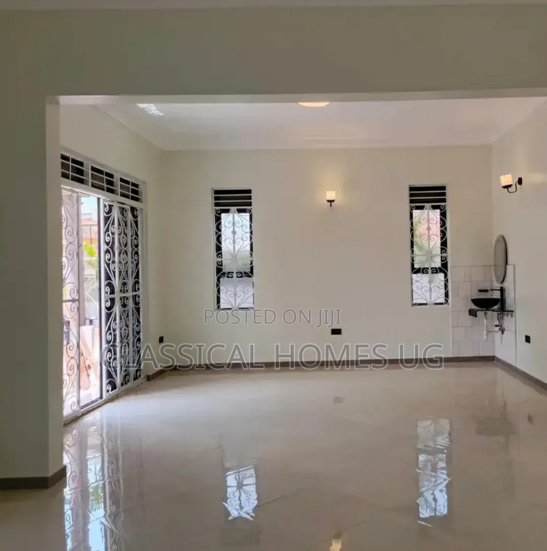 4bdrm Bungalow in Akright Bwebajja, Central Division for rent