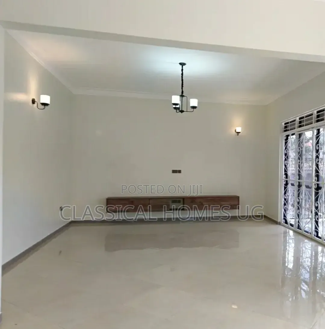 4bdrm Bungalow in Akright Bwebajja, Central Division for rent