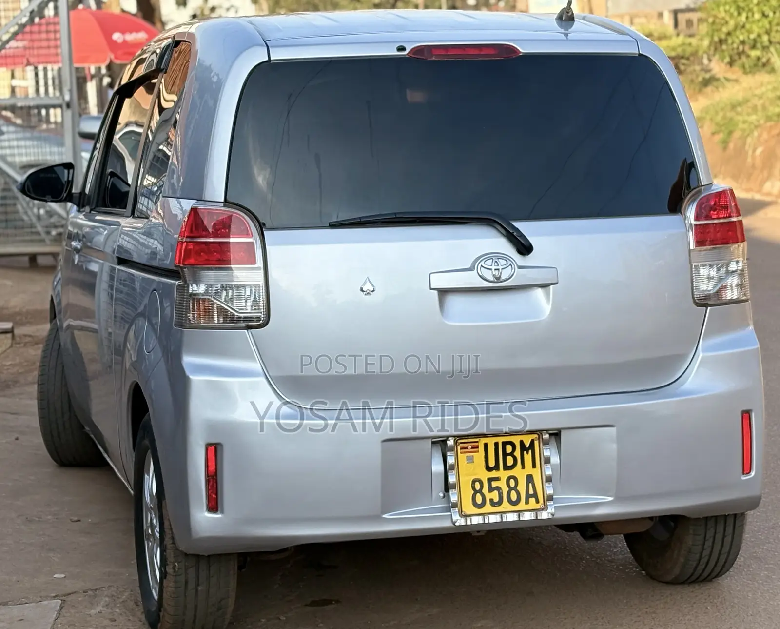 Toyota Spade 1.5 2012 Silver
