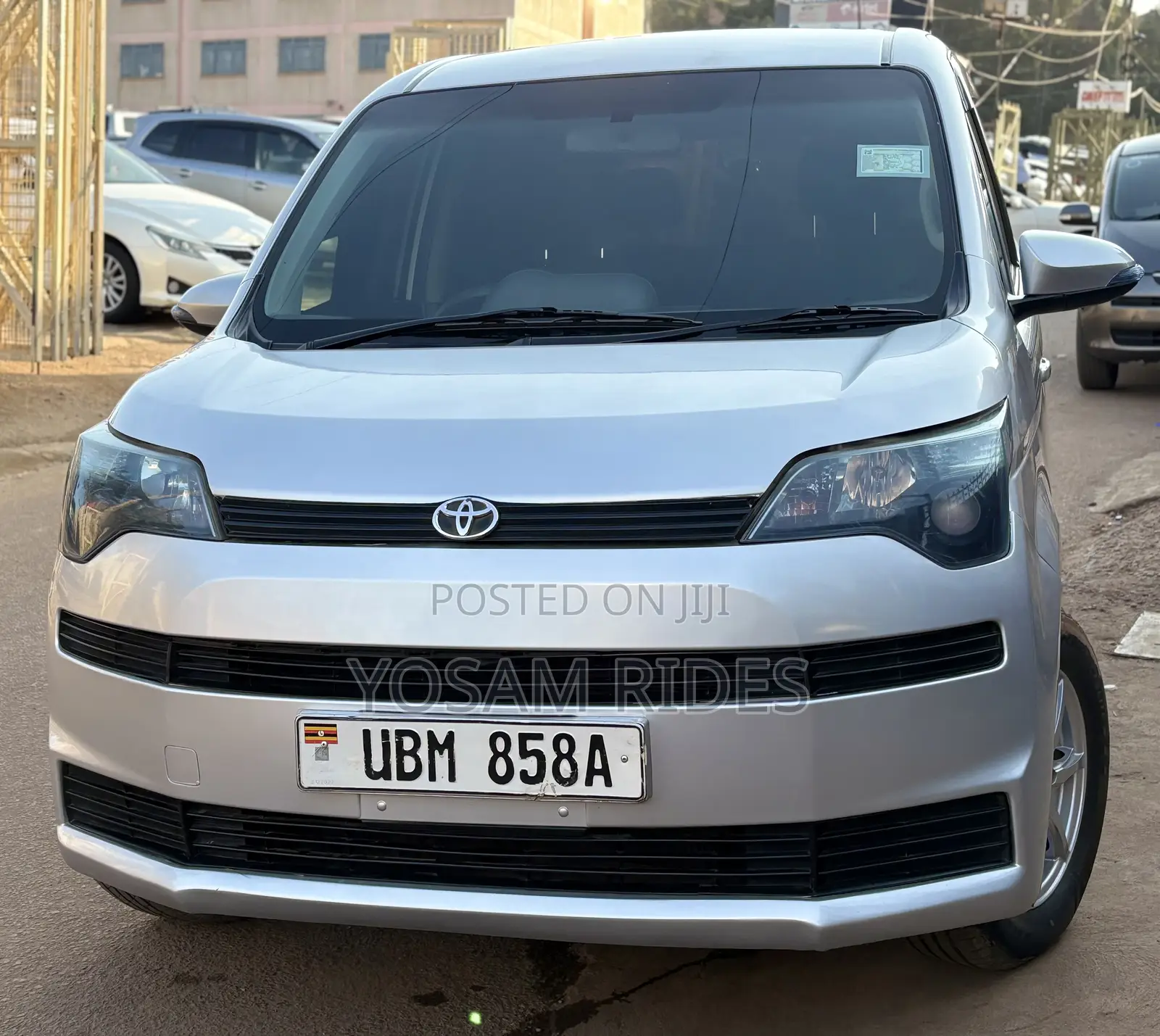 Toyota Spade 1.5 2012 Silver