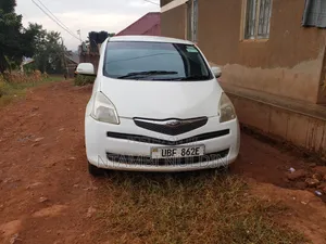 Toyota Ractis 2005 White