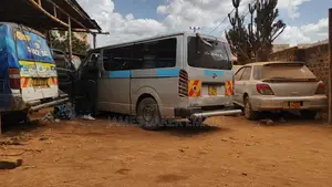 Toyota HiAce 2006 Silver