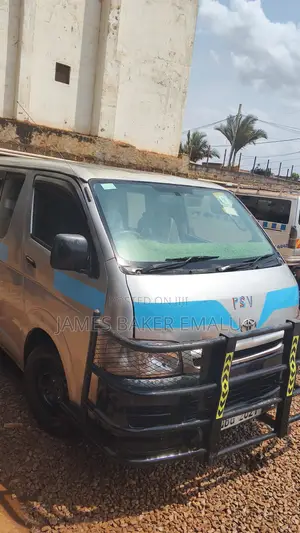 Toyota HiAce 2006 Silver