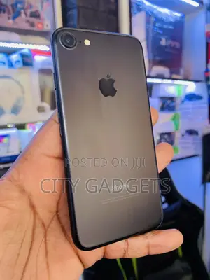 New Apple iPhone 7 32 GB Black