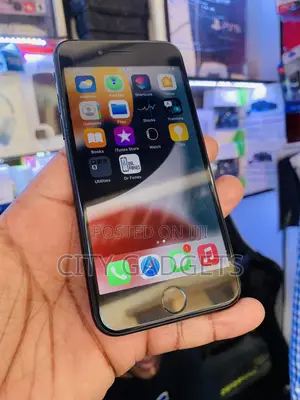 New Apple iPhone 7 32 GB Black